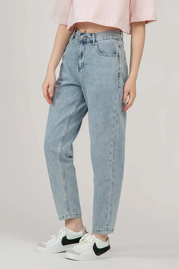 Женские джинсы