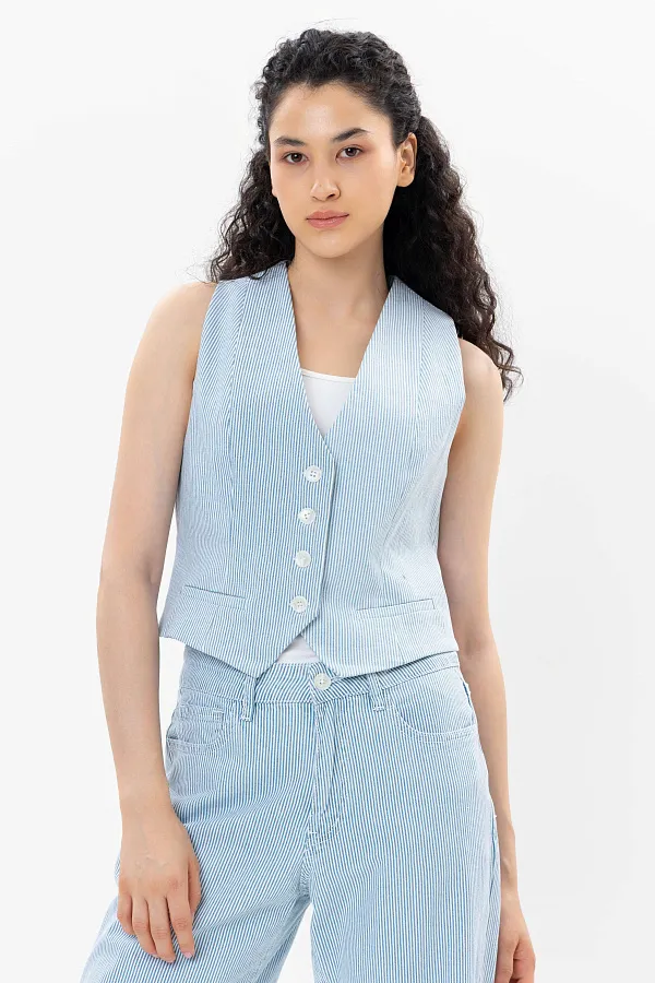 Женская жилетка