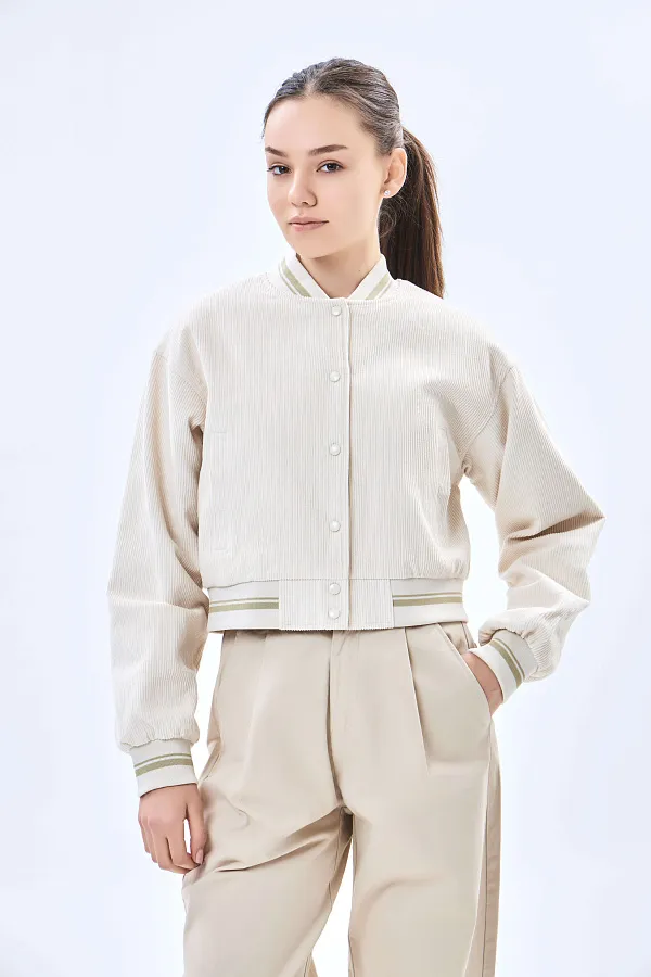 Женская ветровка короткая длина