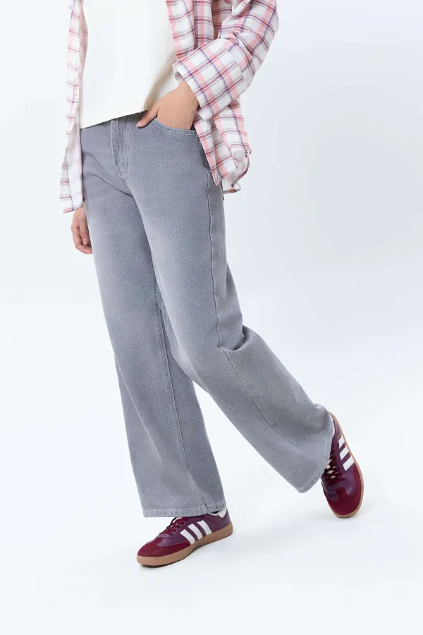 Женские джинсы