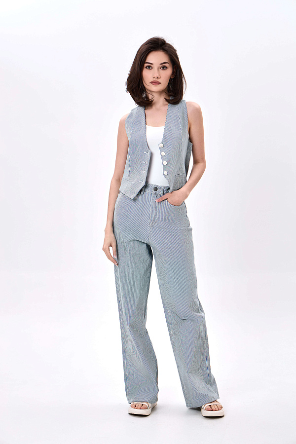 Женская жилетка